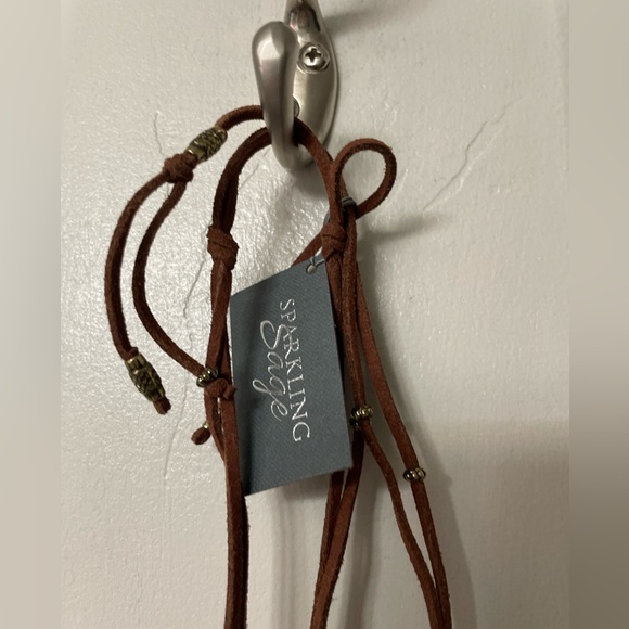 Sparkling Sage Leather Necklace with Rose Quartz Stone - Picture 15 of 15